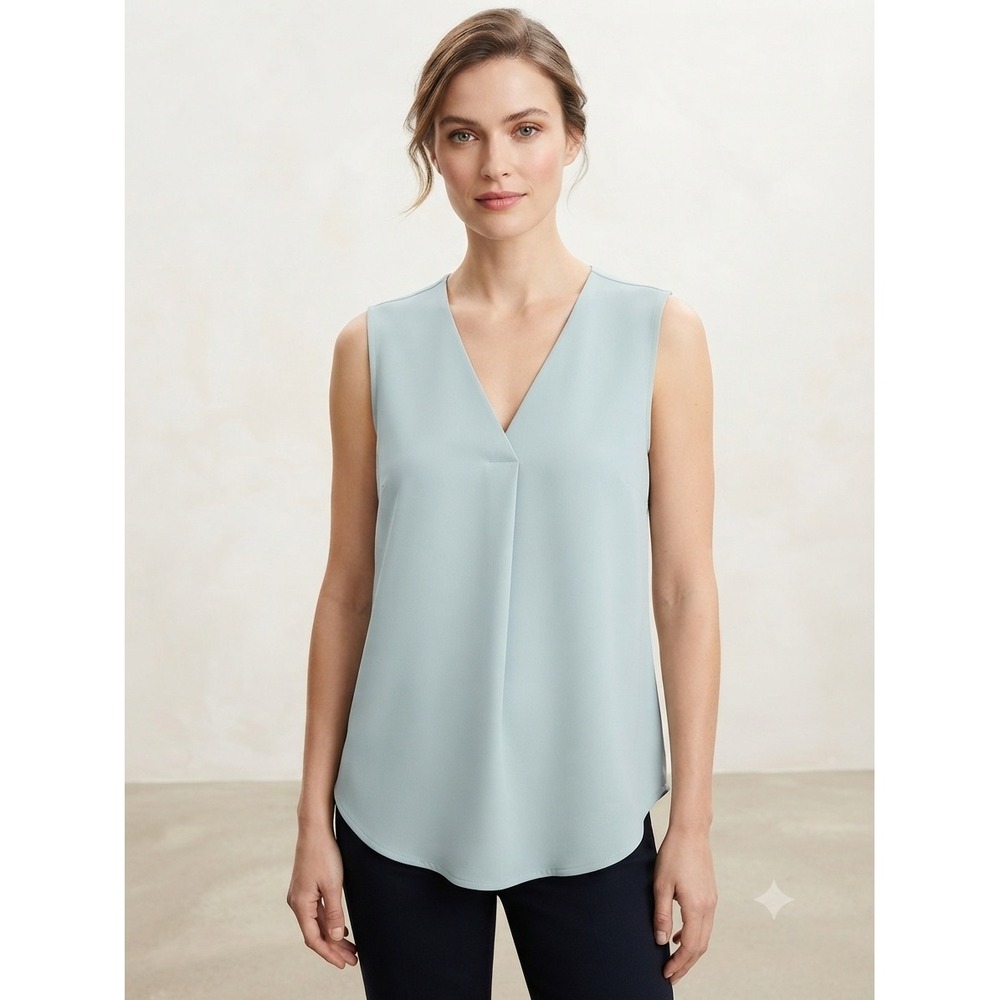 Ann Taylor Sleeveless Blouse Womens‎ Small Light Blue V-Neck Pleat Front Shell